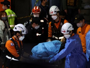 ソウル転倒事故、死者153人に 大統領が原因究明命じる