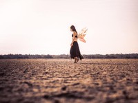 毎日同じ服でも髪には遊び心を。バンスクリップは私を軽やかにする