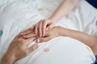 家族の声はきっと届いている
  ※画像はイメージです（mapo_photo/stock.adobe.comn)
