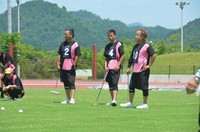 戦況を見守る「和」の若手選手たち