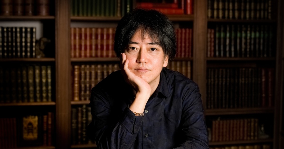 中村文則さんの連載小説「カード師」が書籍化 悪くなっていく世の中で