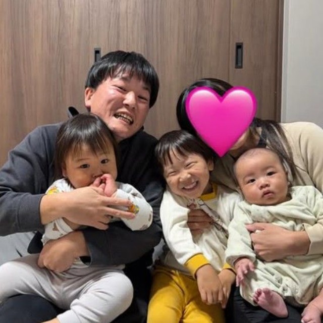 パパの育休期間、三兄弟もとっても幸せそう♡（提供：＠ikukyu_vlogさん）

