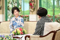 22日放送の「徹子の部屋」に出演する市毛良枝（左）と司会の黒柳徹子＝テレビ朝日提供