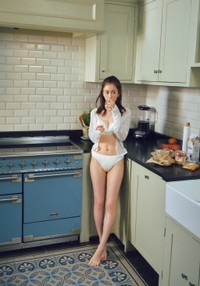 前田敦子写真集【公式】X（@atsuko_book）より