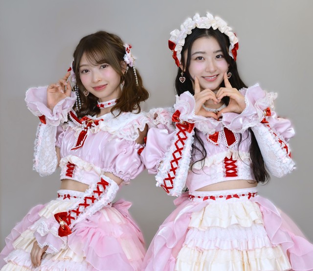 辻野かなみ（左）と杏ジュリア(撮影・金居みつよし）