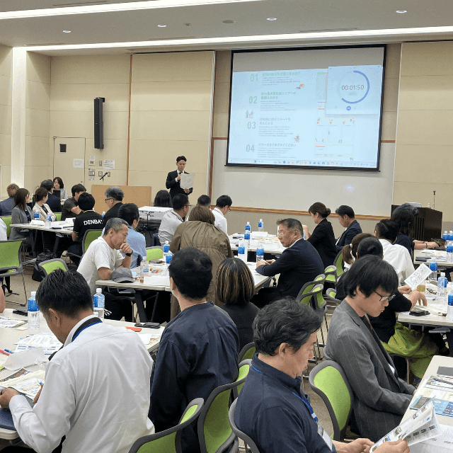 グループワークの発表＝6月22日、尼崎商工会議所