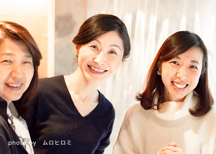 写真右が岡部有里さん。元丸の内OLさん。猫の保護活動をご自身でスタート