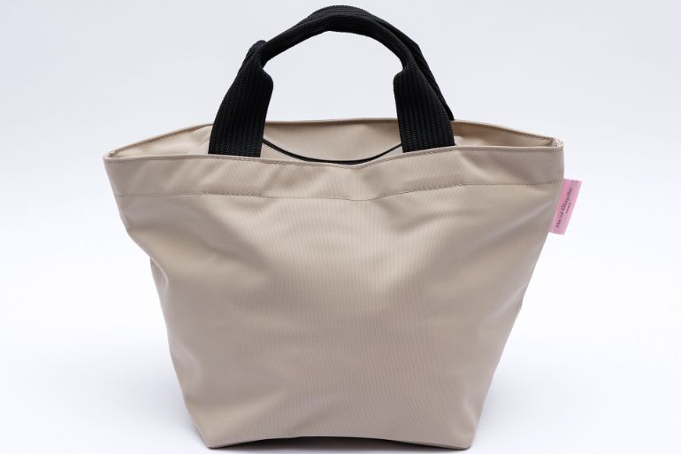 ✨かんちゃん✨♥美品♥エルベシャプリエ 舟形トート ハンドバッグ ナイロン 数量限定【エルベシャプリエ】ピンクタグが映える「舟形トートバッグ