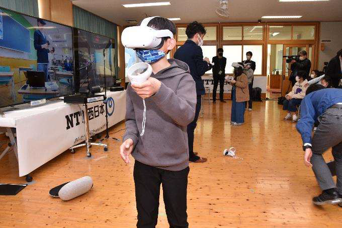 VR/ARを使った実証事業の様子。小須田純さんの発表資料から引用