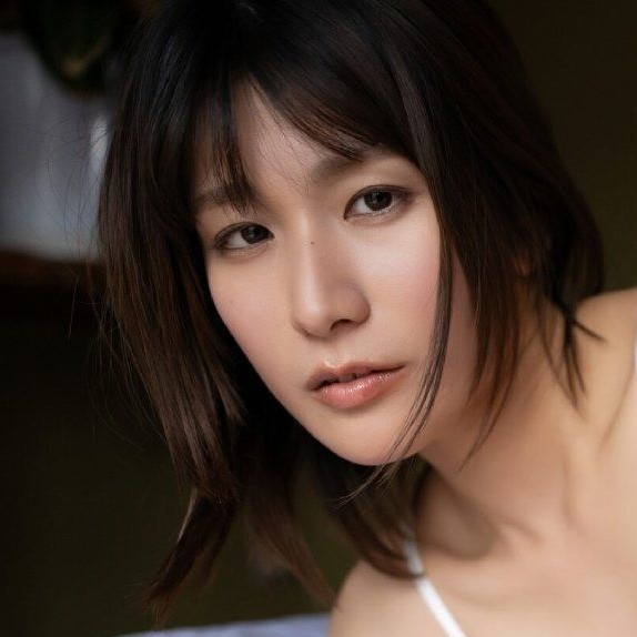 来栖うさこ デジタル写真集「Private AFTERNOON」(Eye Factory)より＝写真・澤田錠