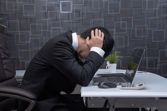 社会人が劣等感を感じる瞬間ランキング1位は「経済力の差を感じる」 ※画像はイメージです（tatsushi/stock.adobe.com）
