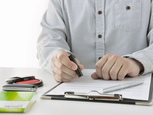 親の借金　相続放棄すれば問題なし？　代わりに誰が払う？　トラブルを避ける方法を解説