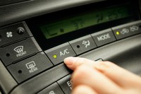 暖房の使用と燃費の関係についての認知度は？　※画像はイメージです（Paylessimages/stock.adobe.com）