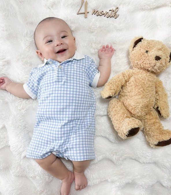 大きくなったね…！生後4カ月のりっくん（提供：＠r_2025_boyさん）