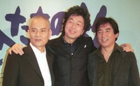 映画「五十年目の俺たちの旅」に出演の田中健さん（右）と中村雅俊さん（中）、秋野太作さん（2024年）