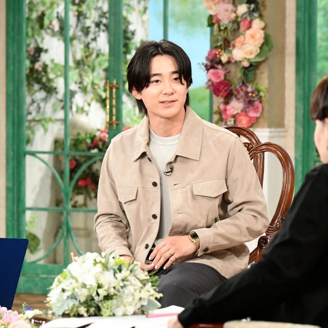 「徹子の部屋」 (右から)黒柳徹子さん、戸塚優斗さん＝テレビ朝日提供