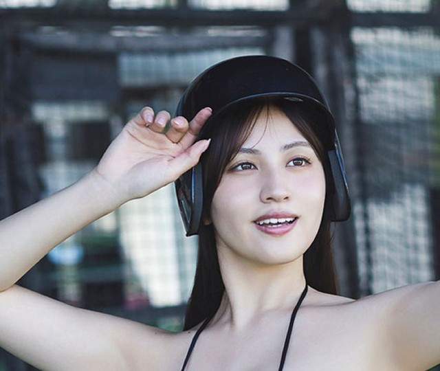 花咲楓香 SPA!デジタル写真集「ホームランボディ」（扶桑社）より＝提供／週刊SPA!編集部 撮影／藤本和典 ヘアメイク／海瀬志津奈（JULLY） スタイリング／工藤沙恵（ミタケイショウ）