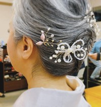 近藤サトさんのインスタグラム（@sato_greyhair）より