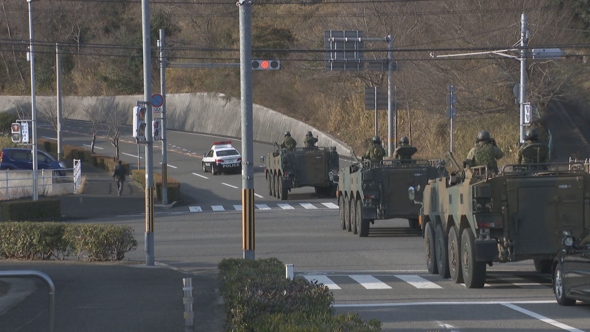 香川・徳島県警と陸上自衛隊が共同訓練で連携強化 銃の乱射や建物の