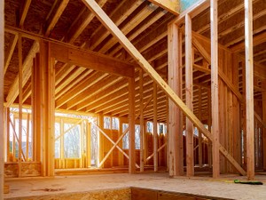 木造と鉄筋の違いは？賃貸アパート経営で知っておきたい知識を解説