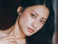 澄田綾乃さんの写真集「澄田綾乃写真集『花澄想』」