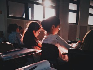 頼れる人のいない異国の地で、自分の力で生きるポーランドの彼女