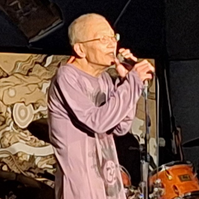 アンダーグラウンドの音楽シーンでボーカリストとして異彩を放った編集者・ライターの山崎春美＝新宿ロフトプラスワン