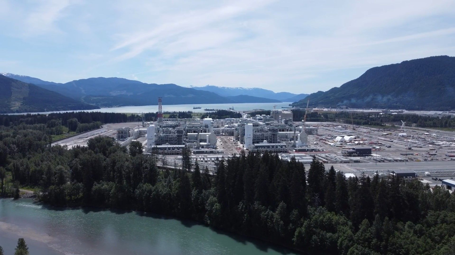 天然ガス液化工場 