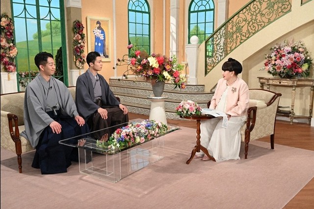 黒柳徹子さん（右）とトークを展開する中村壱太郎さんと市川團子さん