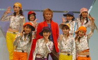 Ｂｅｒｒｙｚ工房のメンバーとつんく♂＝2004年