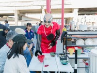 MIMOCAでの「野点と妄想屋台」の様子（2025年11月23日） 撮影：山川颯馬