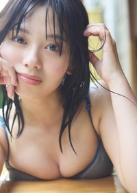 「週プレ」に登場した峰島こまき©LonTai／集英社