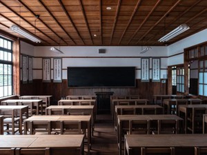 記憶を過剰に彩る長い時間と恋心は、言葉にして思い出に溶かしていく