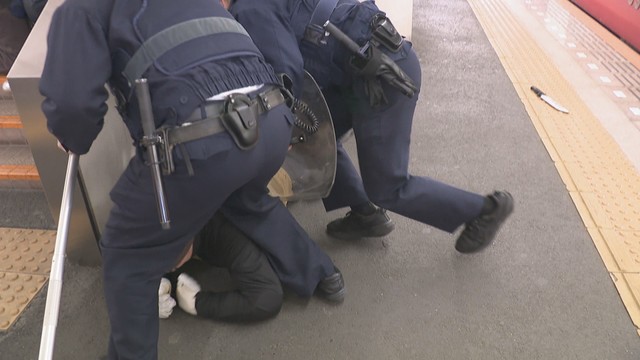 訓練の様子　ことでん瓦町駅　高松市