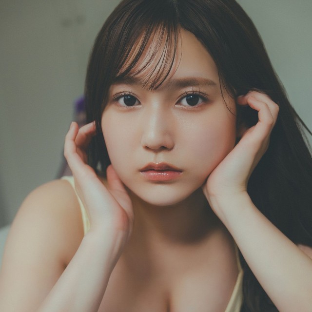 鈴木くるみ「BLT MONSTER Round 8」（東京ニュース通信社刊）撮影／友野雄