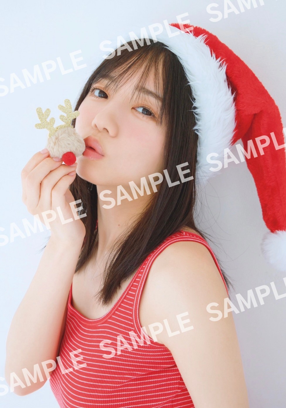 日向坂46・新センター齋藤京子がキュートなサンタルックを披露