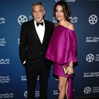 ジョージ・クルーニー（左）とアマル・クルーニー氏