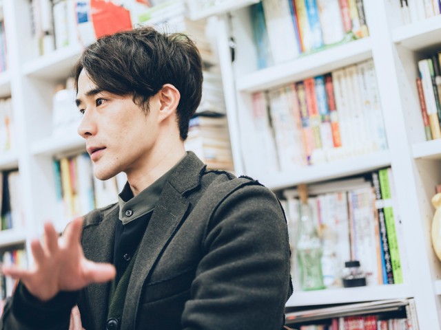 木下龍也さん インタビューフォト集|好書好日