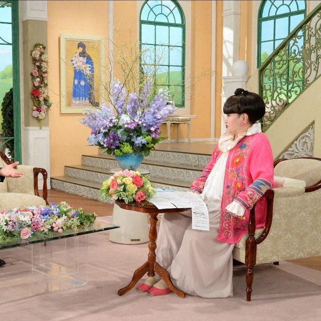 「徹子の部屋」　（右から） 黒柳徹子、高橋克実＝テレビ朝日提供