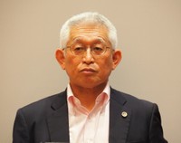 　泉房穂氏