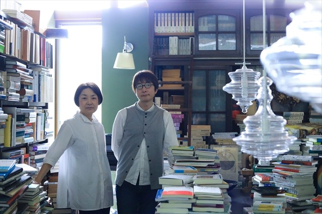 図書館を建てる、図書館で暮らす：本のための家づくり／橋本　麻里、山本　貴光 図書館を建てる、図書館で暮らす 本のための家づくり | 橋本