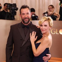 殿堂入りを果たしたノア・ワイリー（左）とサラ・ウェルズ