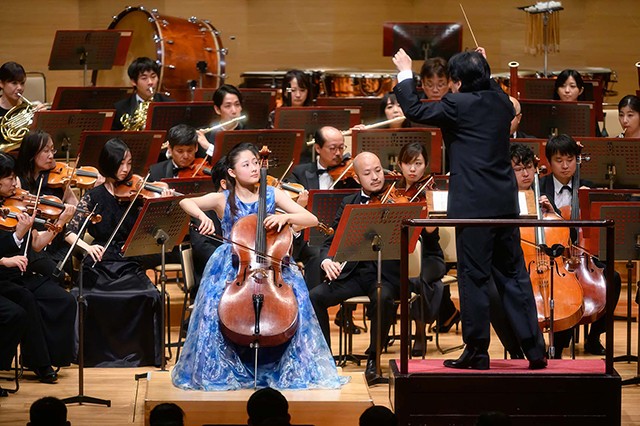 世界の有名オーケストラ生演奏 14歳チェロ新星、鳥羽咲音さん調べに酔いしれる秋の午後