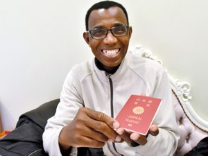 日本国籍とった、それでも私は「外国人」？　社会で感じる無言の圧力