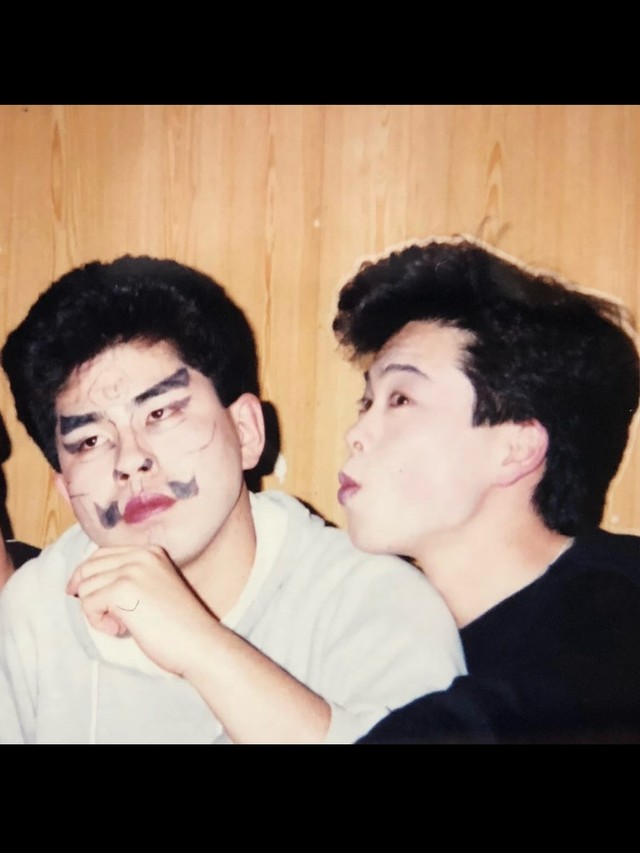 17歳当時の写真から投稿。二人の付き合いはこの頃から（直江晃さんThreadsより）