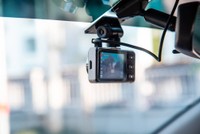 ドライブレコーダーを設置するようにしましょう　※画像はイメージです（Paylessimages/stock.adobe.com）