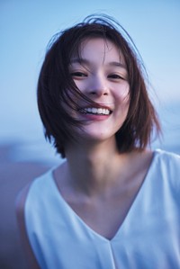 芳根京子 写真集『京』撮影：片村文人（ワニブックス）