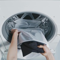 ご家庭の洗濯機で洗える。製品を裏返して、ネットに入れての洗濯をおすすめします。（提供画像）