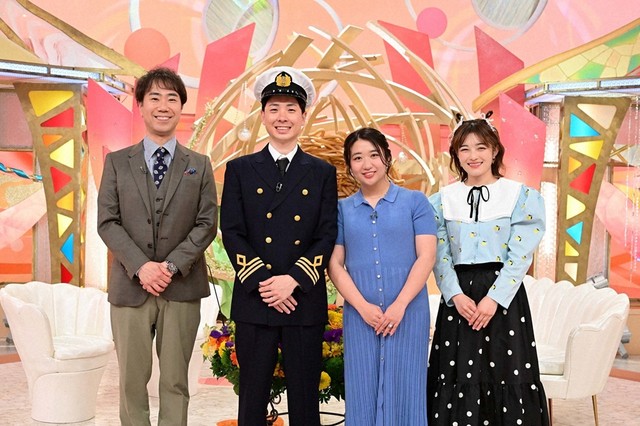新婚さんカップルとMCの藤井隆さん（左）、井上咲楽さん（©ABCテレビ）
