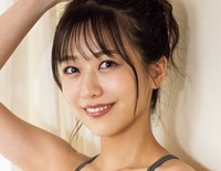 篠崎彩奈（撮影／武田敏将　ヘアメイク／原島未唯　スタイリング／樫田径奈
衣装協力／PUBLIC TOKYO / Wild Lily PEAK&PINE）